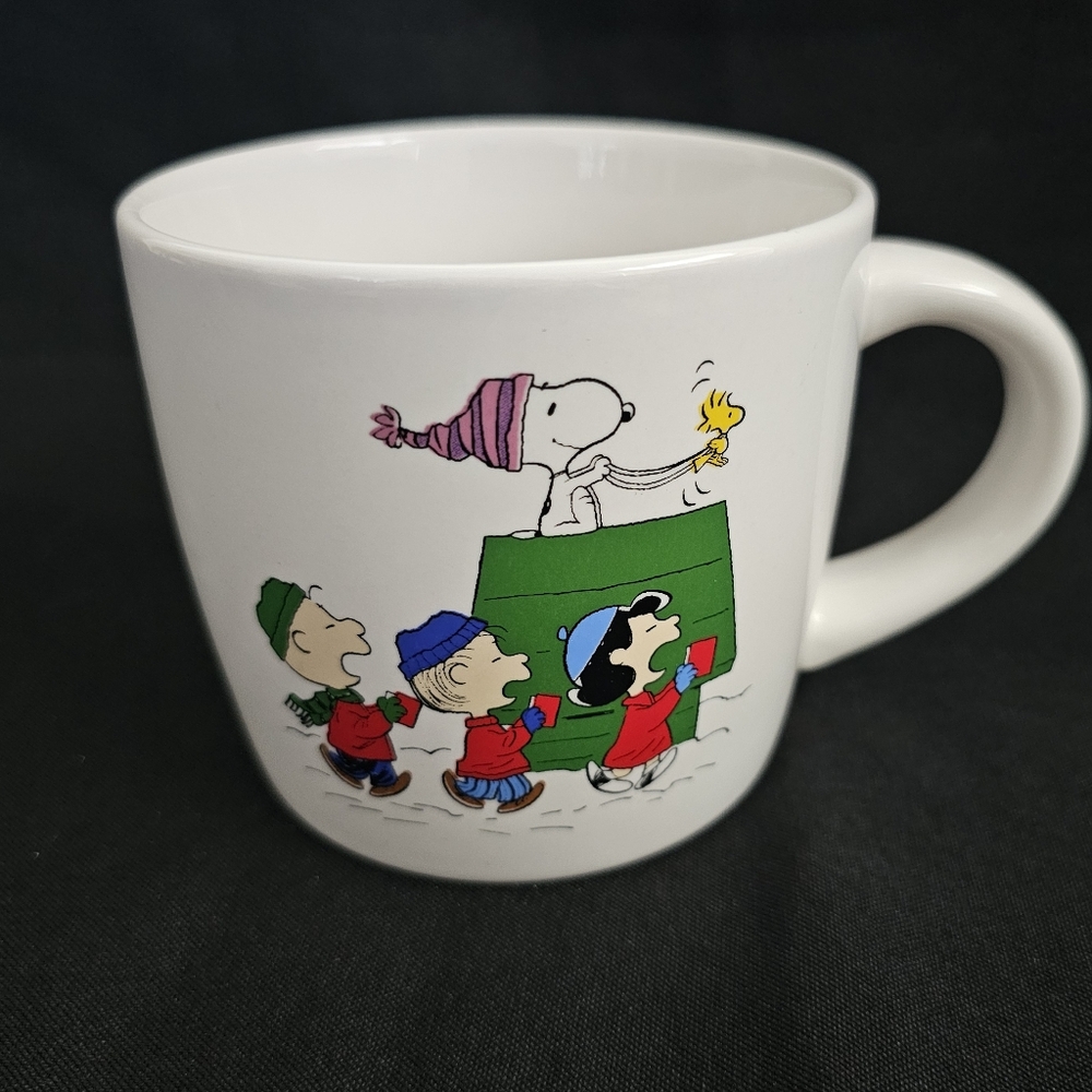Peanuts Snoopy Christmas Mug Charlie Brown Caroling Woodstock Coffee Cup Ceramic